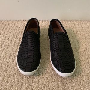 Joie Kidmore Black slip on sneakers Sz 37.5